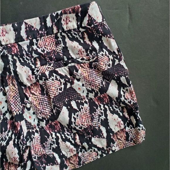 H and M multiprint shorts - Picture 8 of 8